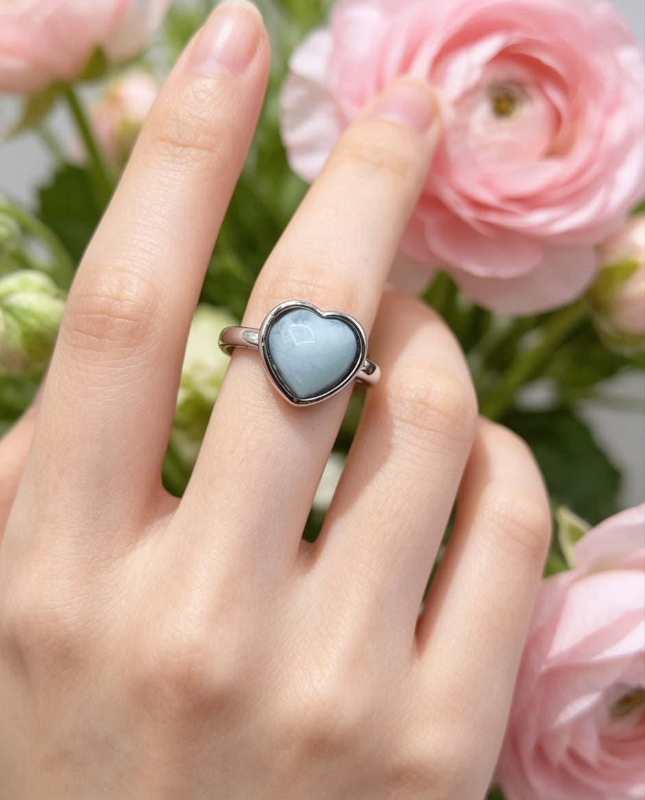 Anello con cuore di Larimar