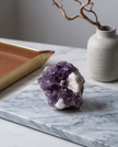 Drusa di Ametista con inclusioni di Calcite bianca