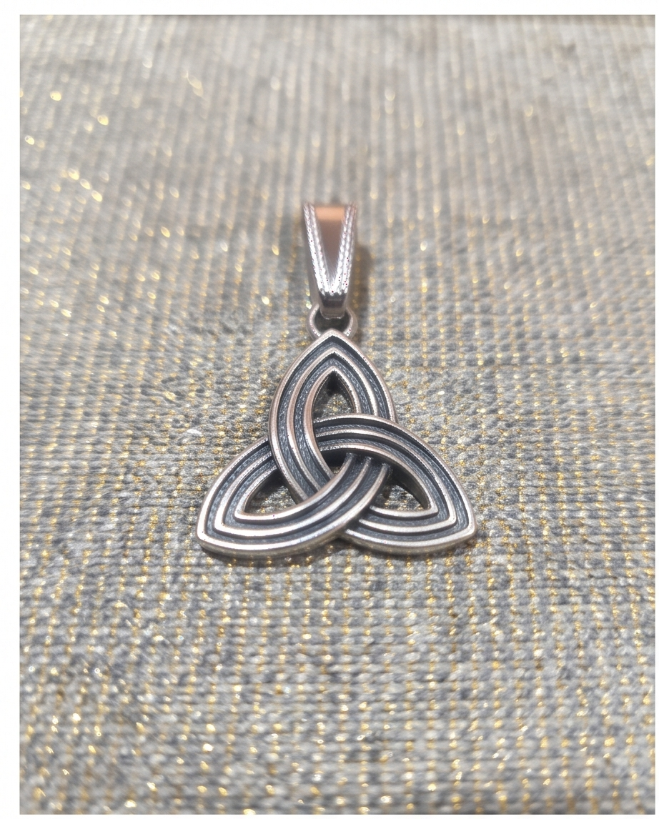 Ciondolo Triquetra