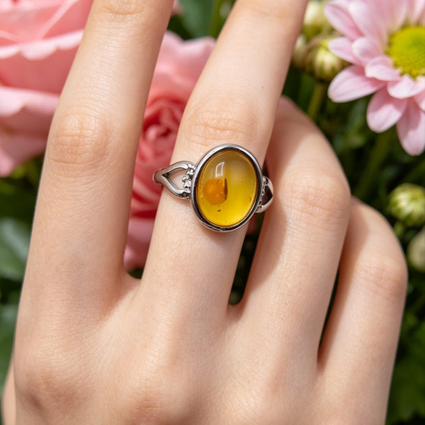 Anello con Ambra